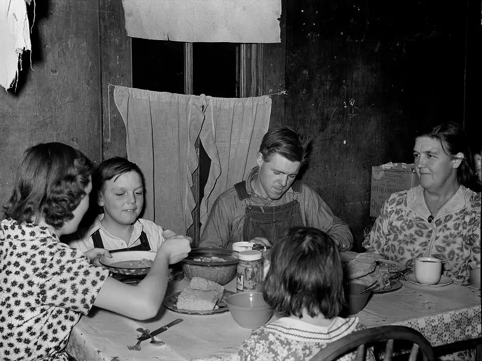 rural 1930s family